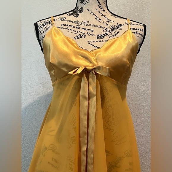 158. Vintage Victoria Secret Gold Babydoll Nightgown Sheer/Satin Size M - Picture 3 of 10